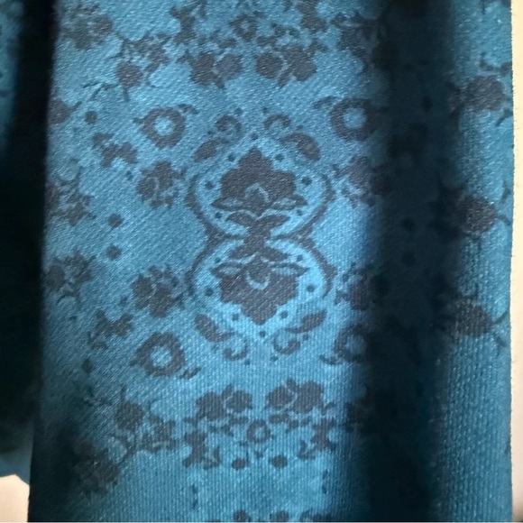 Adidas x Farm Rio Butterfly Borbomix Floral Blue and Pink Graphic Sweatshirt M - Picture 4 of 12